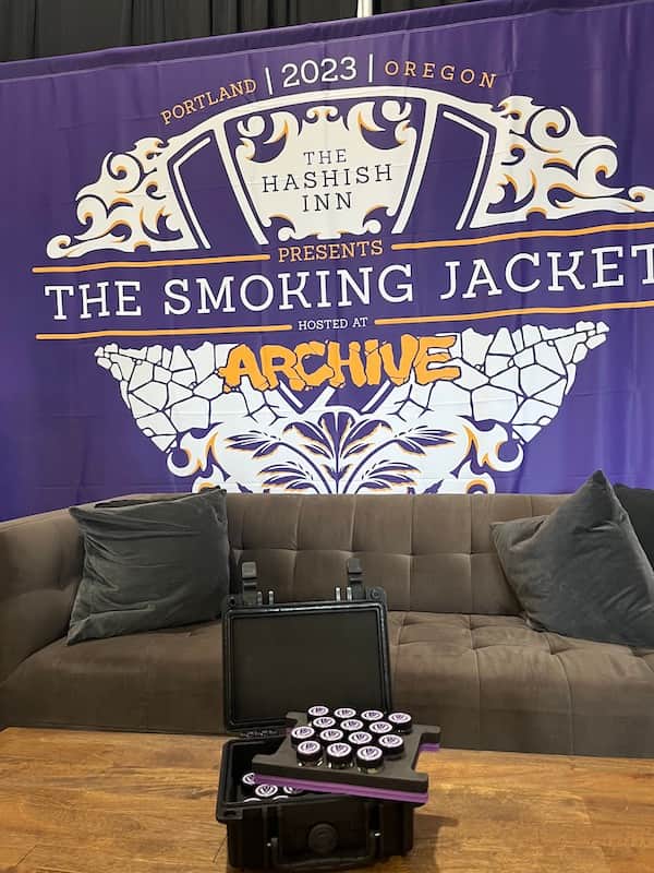 hashtek solventless extraction equipment at the smoking jacket 2023 hash rosin event