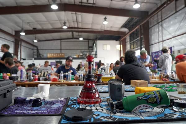 hashtek solventless extraction equipment at the smoking jacket 2023 hash rosin event