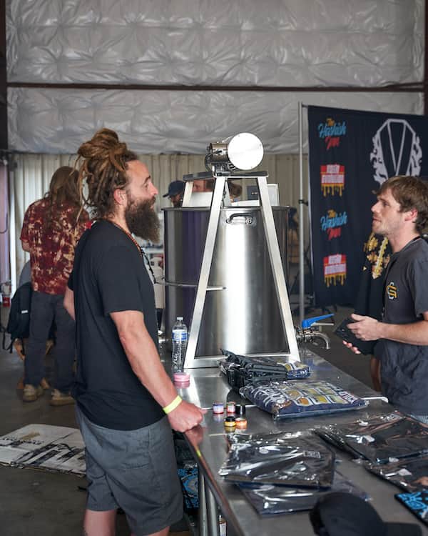 hashtek solventless extraction equipment at the smoking jacket 2023 hash rosin event